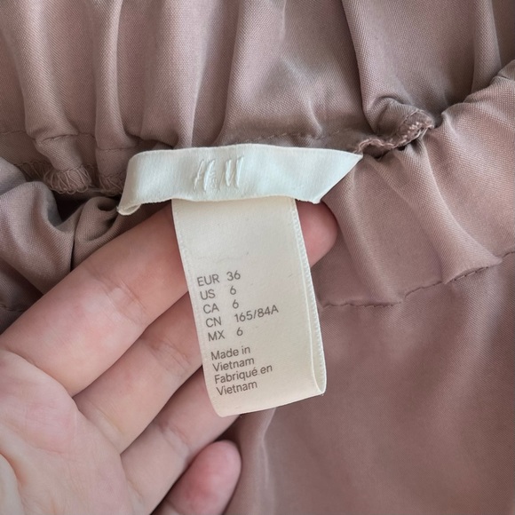 H&M Off-the-shoulder dress - Picture 3 of 3